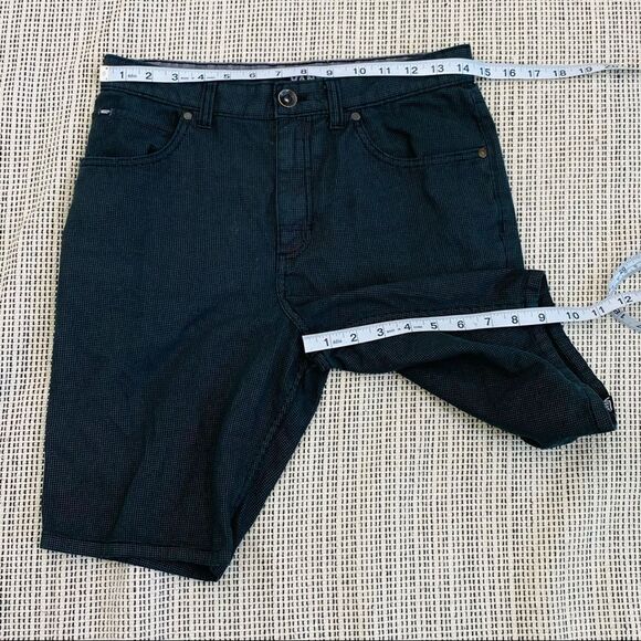 Vans dark gray/black subtle plaid shorts boys size 18 - Picture 4 of 7